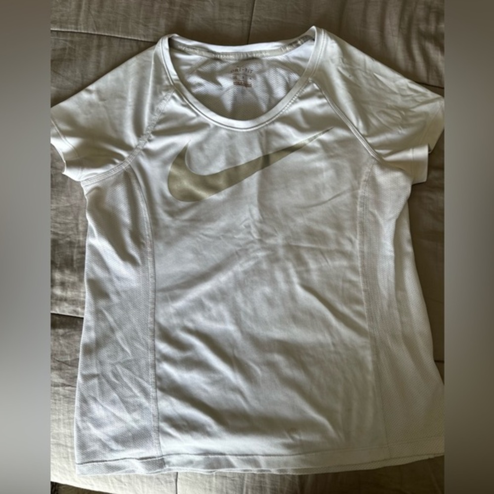 Nike Dri-FIT Swoosh Women's T-Shirt